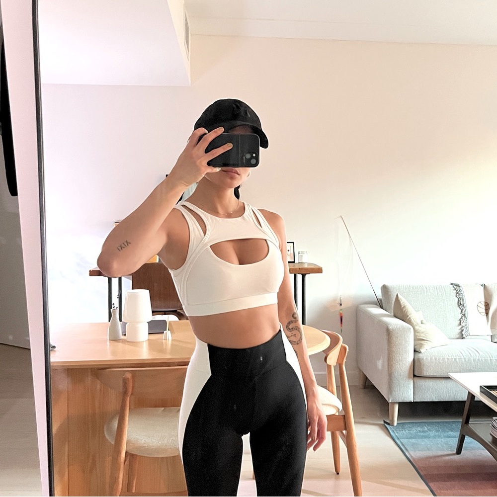 White sports bra size S